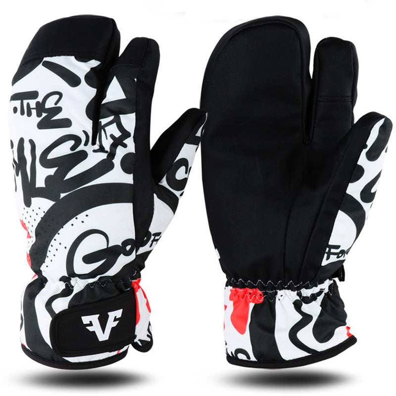 Durable and Protective Three-Fingered Gloves