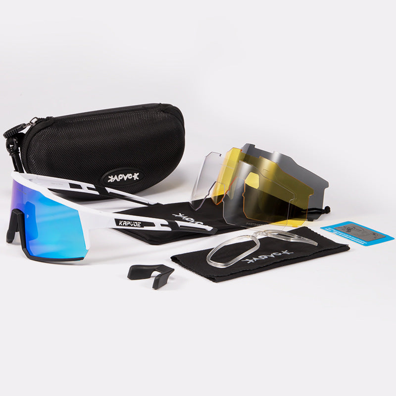 Snow sports goggles