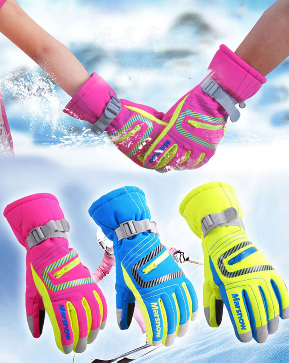 Thick Ski Gloves for Winter Adventures