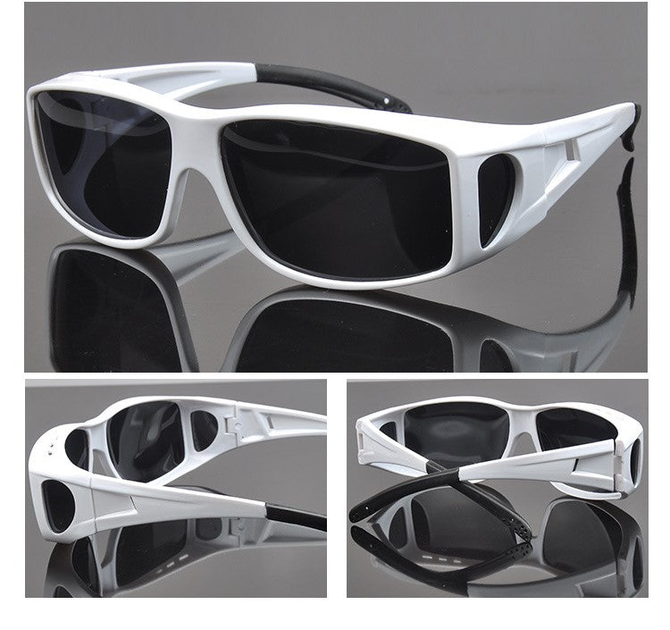 Polarized glasses for myopia