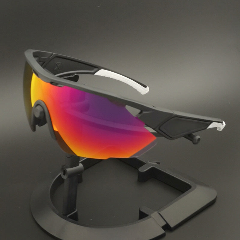 Snow sports goggles