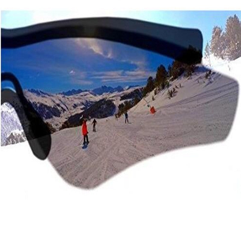 Stylish goggles for skiing