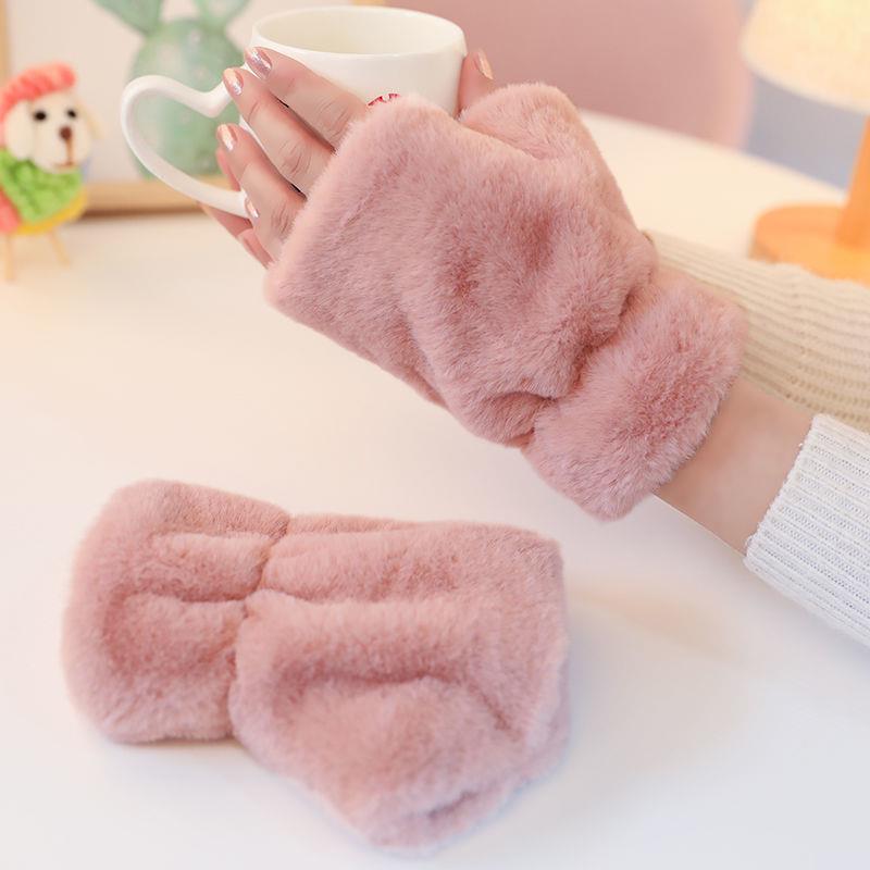 Winter Female Lovely Korean Version Writing Dew Finger Warm And Thick Velvet Gloves