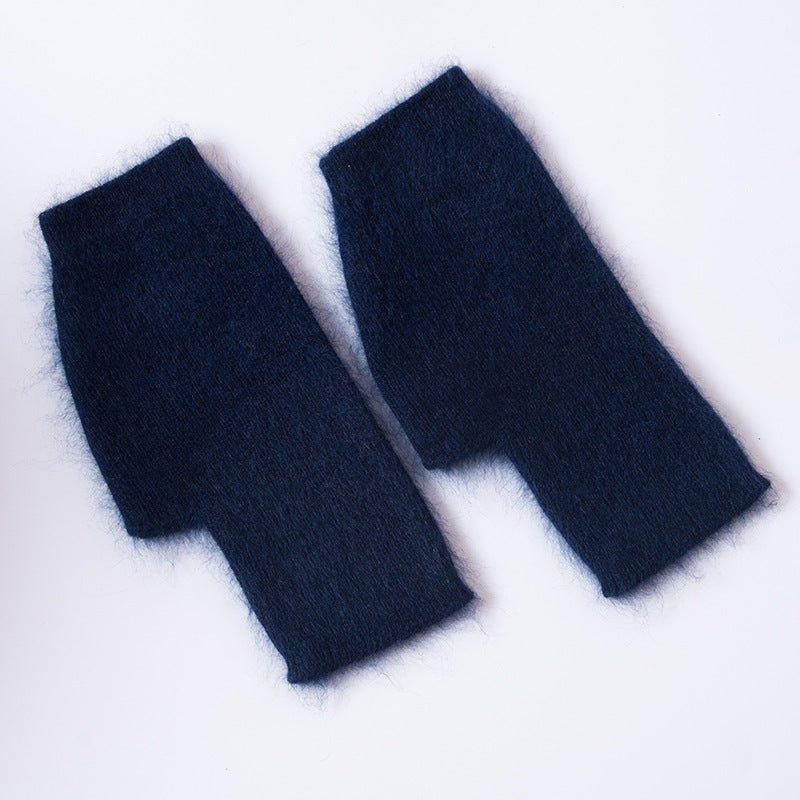 Mink Mittens Are Cute For Girls In Winter