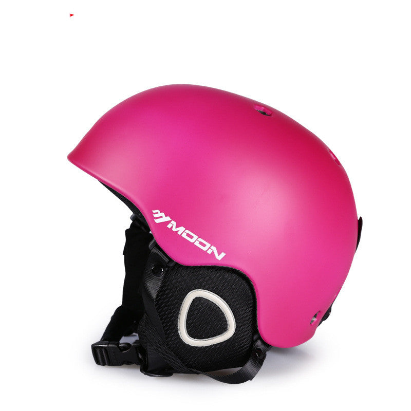 Integrated Snow Helmet for Safe and Comfortable Winter Sports