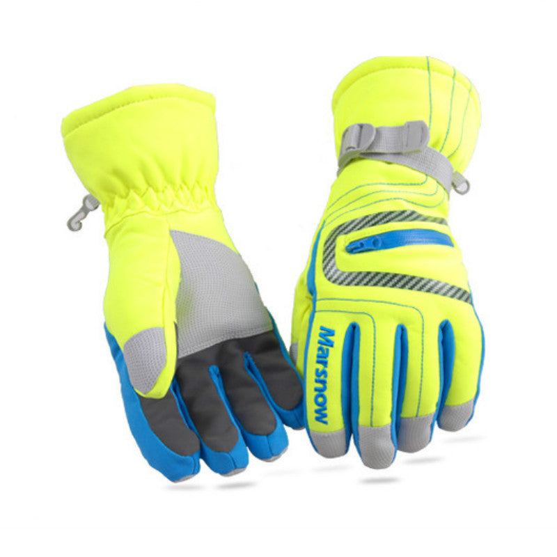 Thick Ski Gloves for Winter Adventures