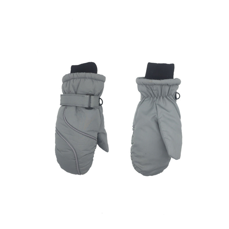 Thickened Warm Ski Gloves for Kids with Non-Slip Grip and Stitching Detail