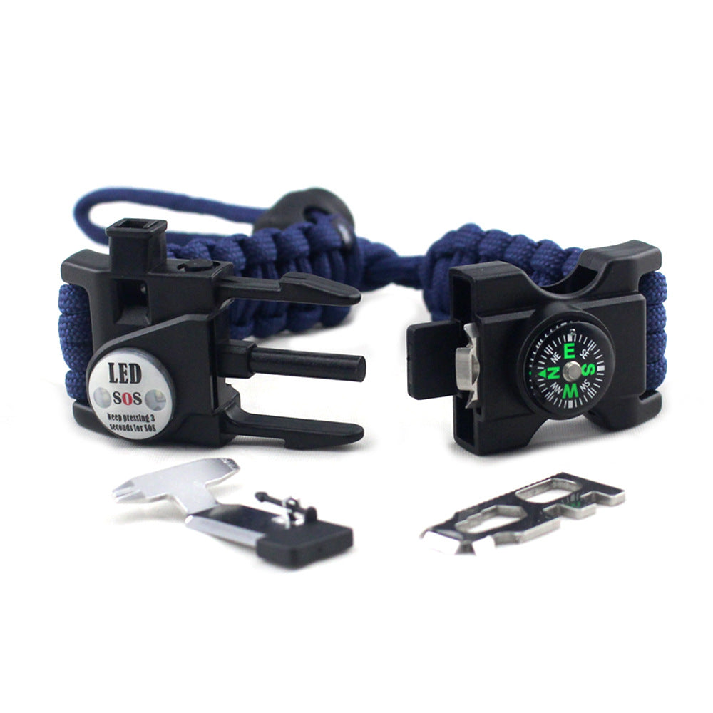 Paracord bracelet for outdoor survival